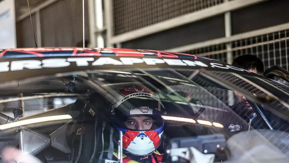 Max Verstappen im Ferrari 296 GT3 auf der Nordschleife